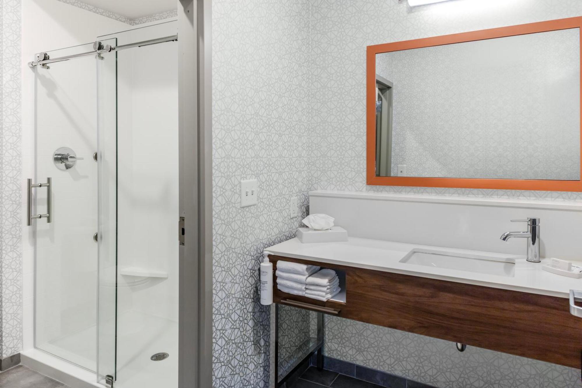 Hampton Inn & Suites Indianapolis West Speedway Экстерьер фото