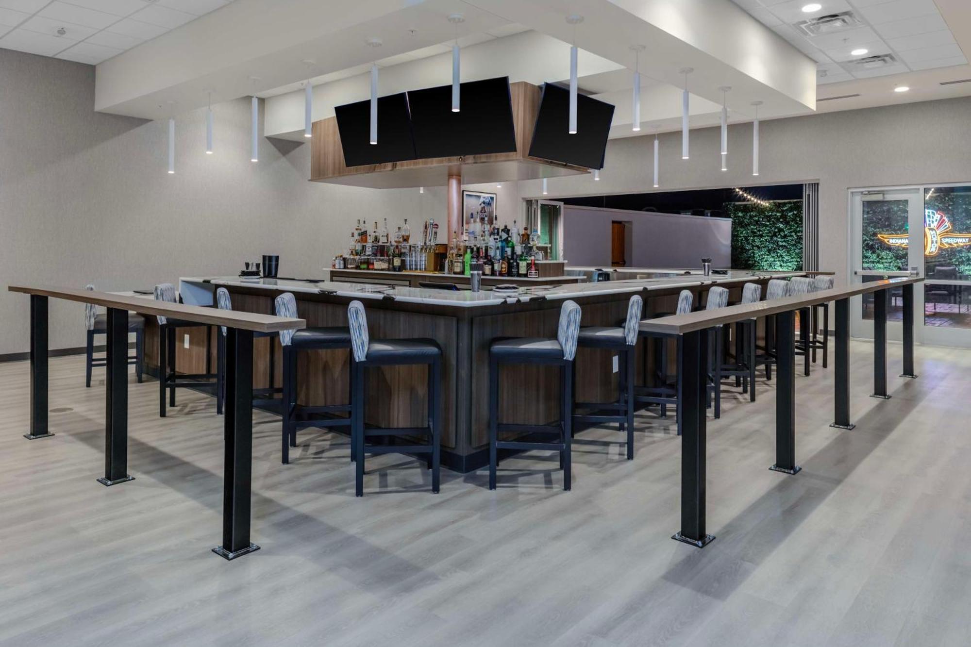 Hampton Inn & Suites Indianapolis West Speedway Экстерьер фото